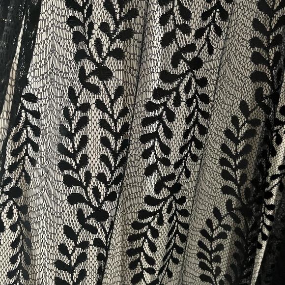 Black Ivy Lace Fringe Designated Arm Kaftan One Size - Picture 2 of 5